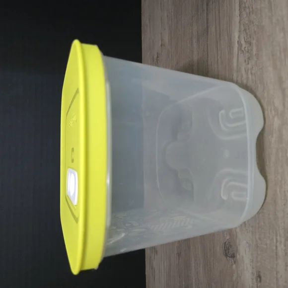 Yellow Lid Food Storage Container - Picture 6 of 7